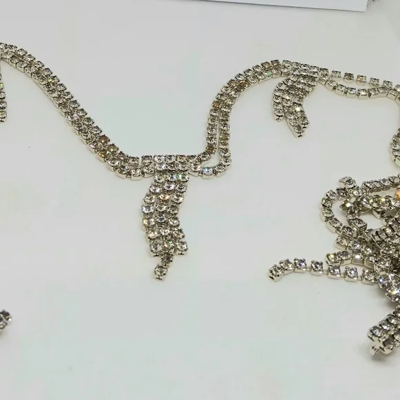 Vintage Very Long Drape Stunning Rare Statement Silver Rhinestone Necklace - Picture 10 of 15